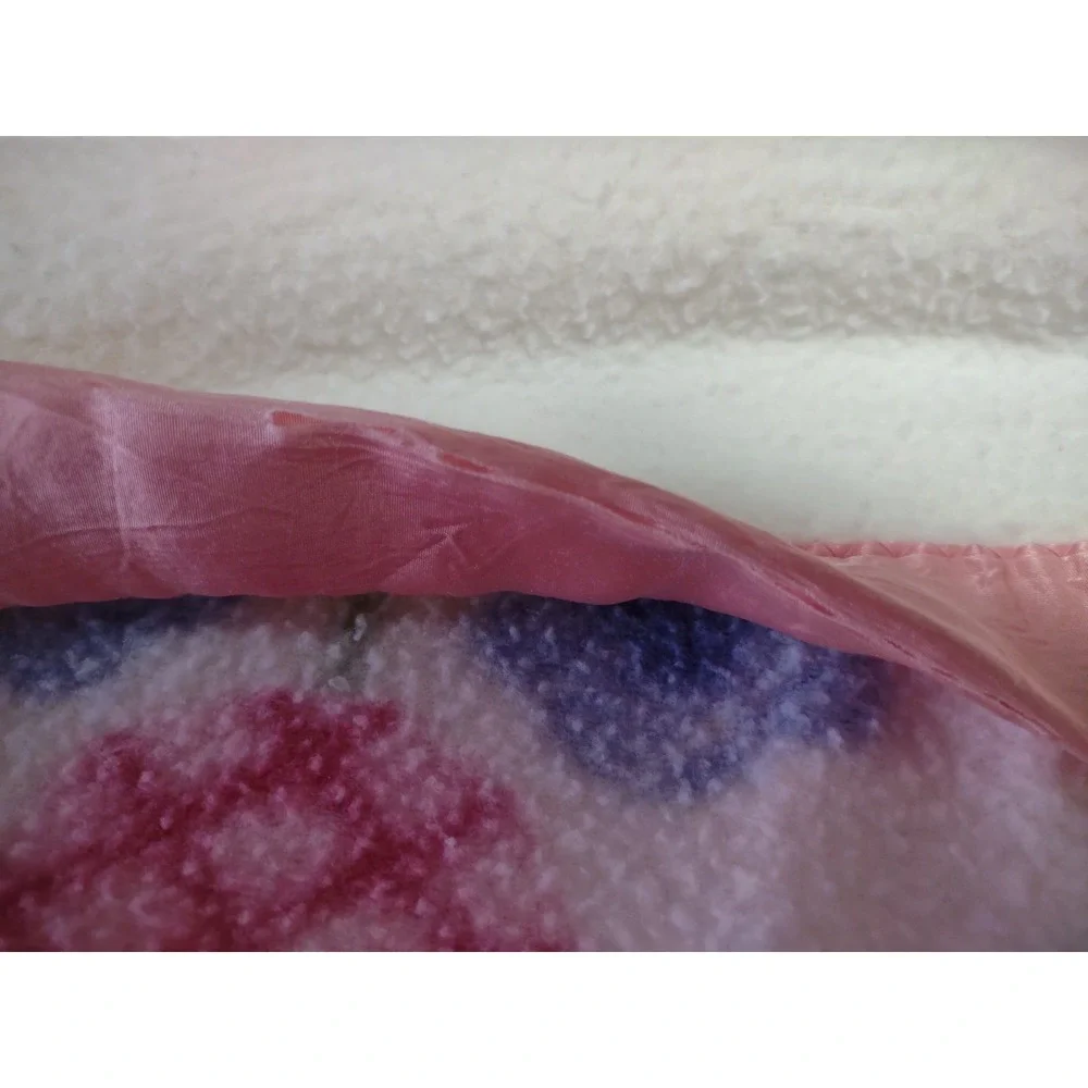 Vtg heavy Cotton Blanket Satin Trim floral bouquet center 67 x 80